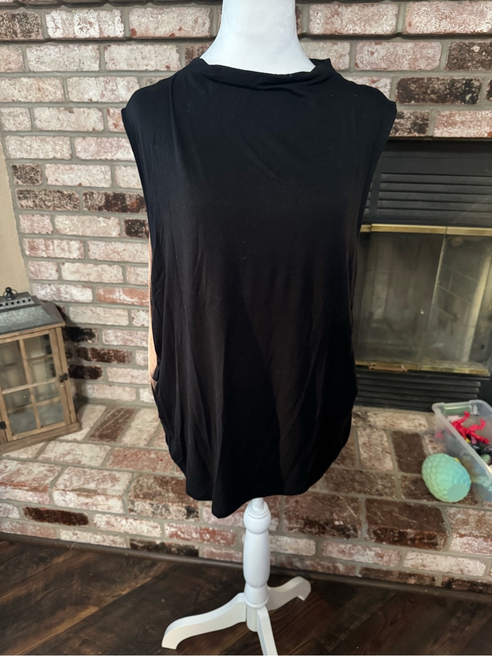 Set of 2 GAP Women's Sleeveless Luxe T Tank Tops - Black & Taupe - Picture 3 of 11